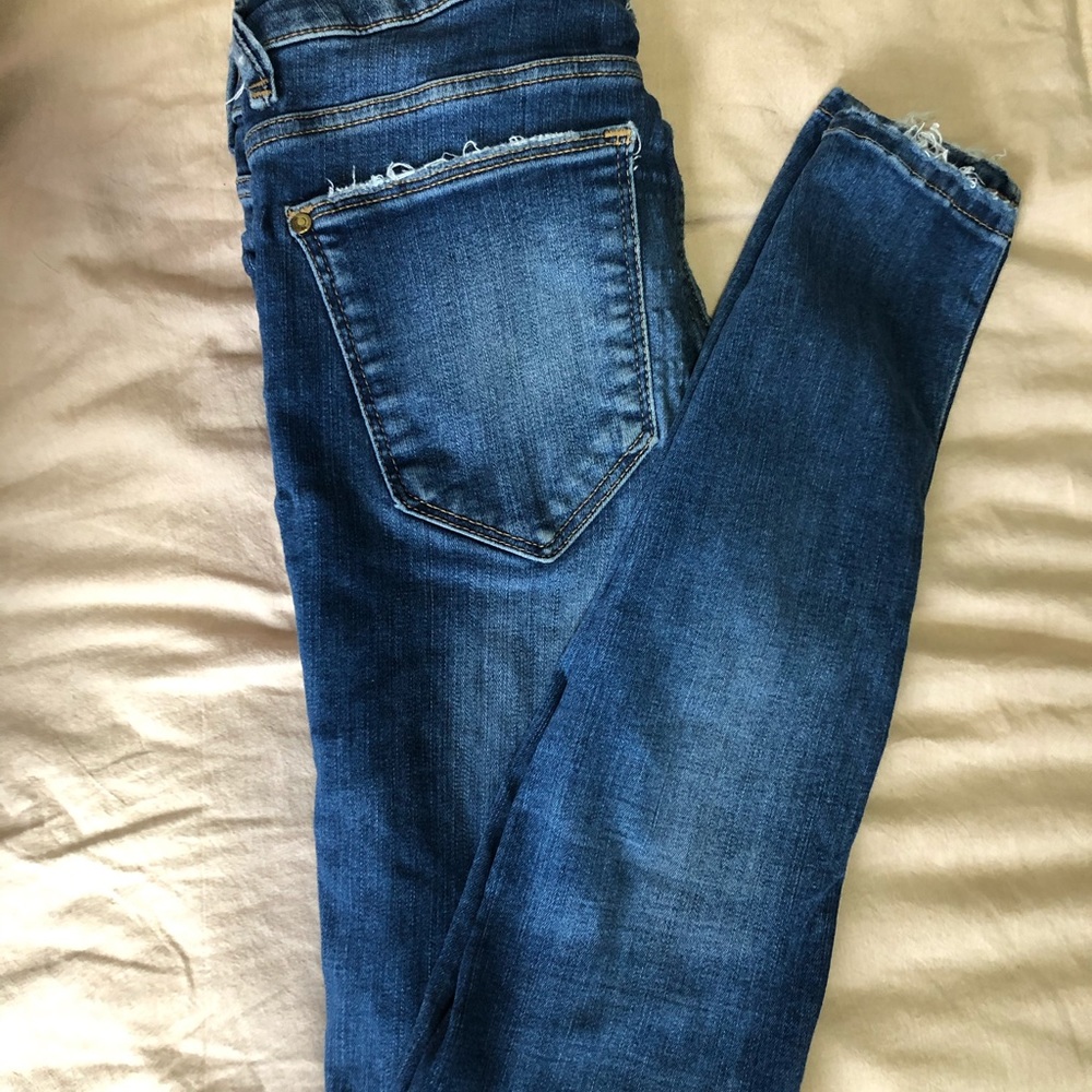 Zara knee slit blue jeans
